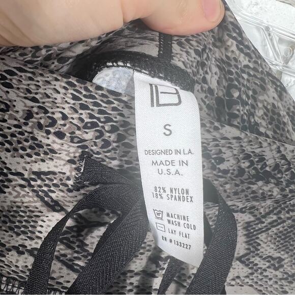 NWT Body Language Python Print Athletic Leggings Size Small - Picture 12 of 12